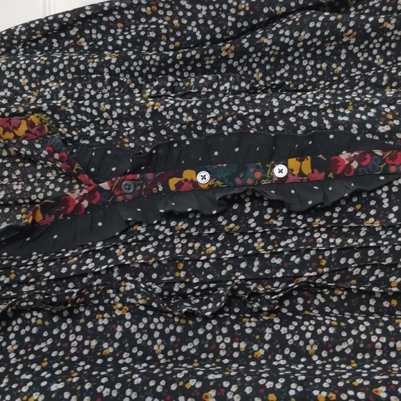 LOFT grey floral long sleeve printed blouse size medium ruffle 1/2 button - Picture 2 of 9